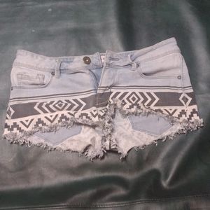 Bullhead frayed short short